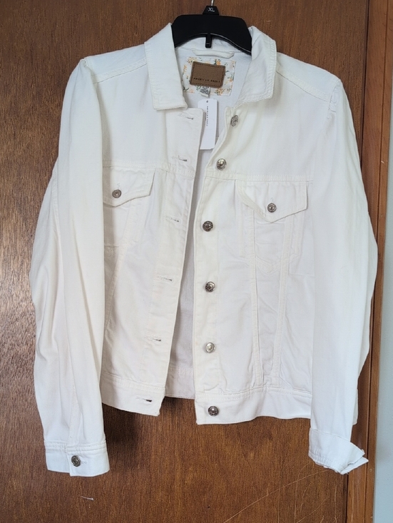 American Eagle Outfitters Jackets & Blazers - American Eagle Outfitters White Button-Up Shirt with Floral Trim